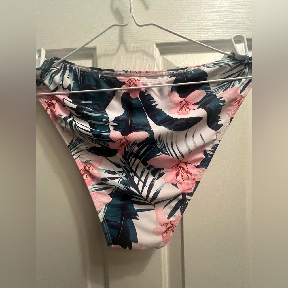 Floral Bikini Bottom - Picture 2 of 4